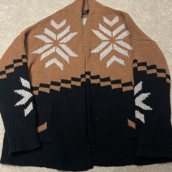 360 cashmere sweater white tan and black with 2 front pockets - Picture 1 of 4